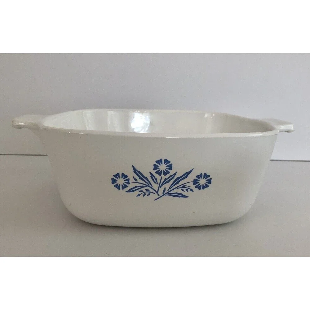 Vintage Corning Ware Cornflower Blue 1 1/2 qt. Casserole Dish P-1 1/2-B Made USA